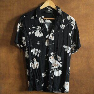 Beautiful Floral Shirt. Men's S.